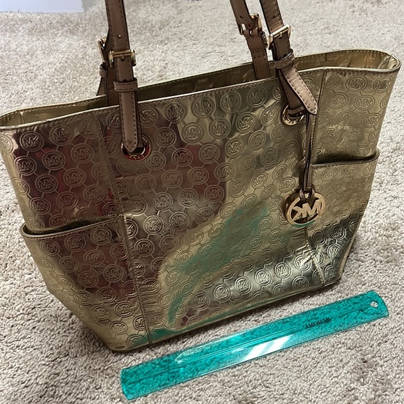Authentic used Micheal Kors bag - Picture 4 of 8